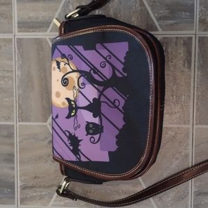 Black cat purse with magnetic closure